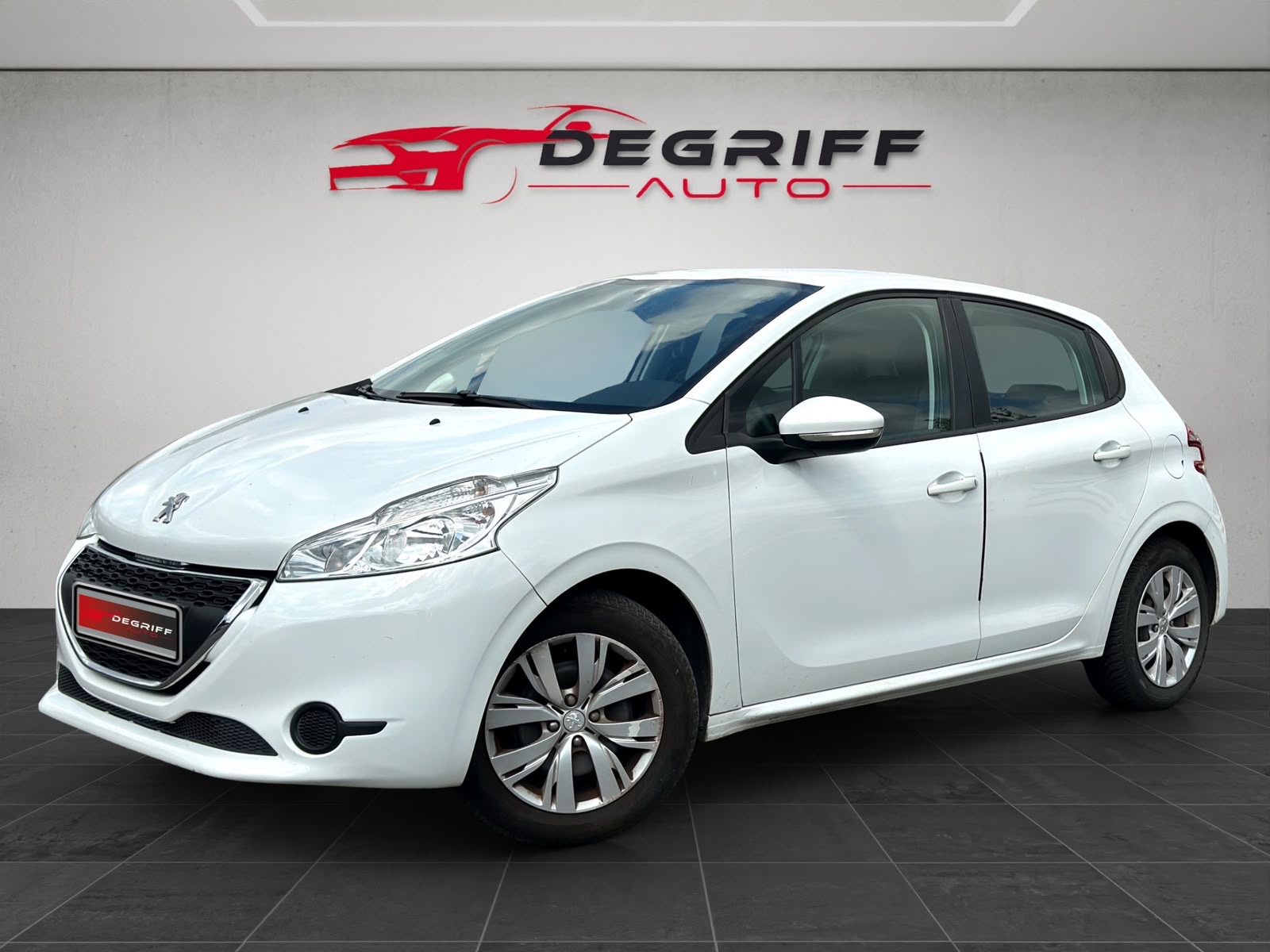 PEUGEOT 208 1.2 VTi 82ch BVM5 Allure