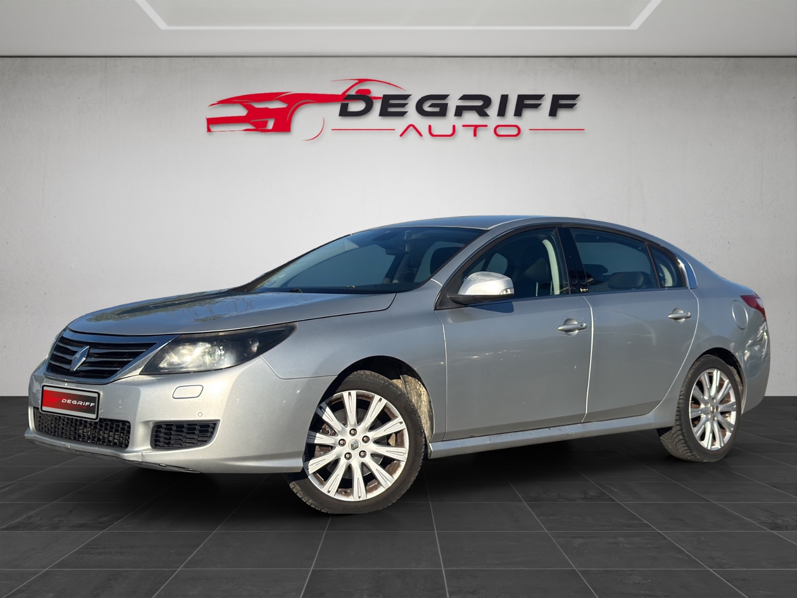 RENAULT LATITUDE V6 dCi 240 FAP Initiale A