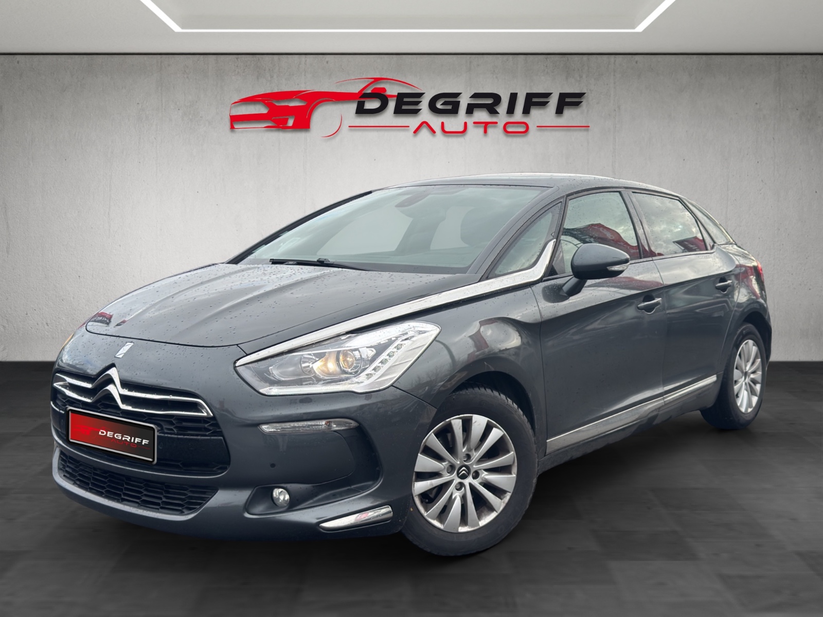 CITROEN DS5 e-HDi 115 So Chic ETG6