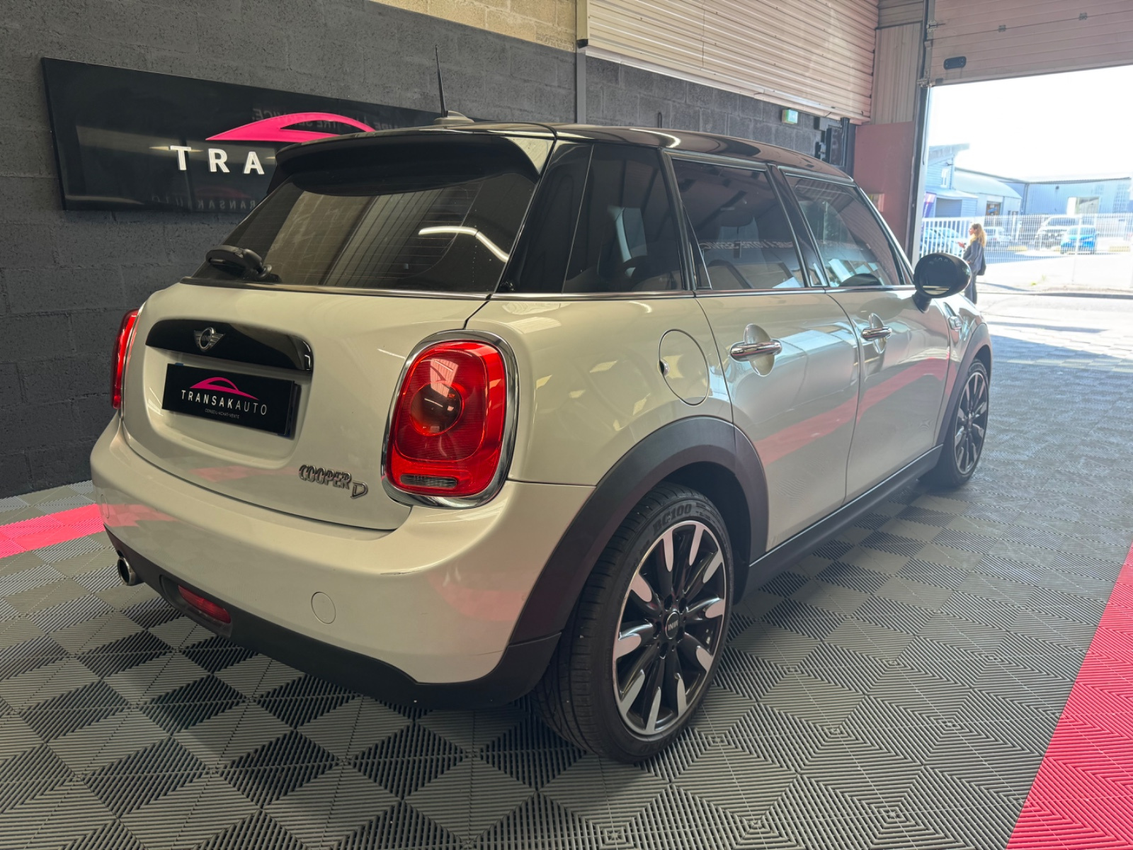 Mini HATCH 5 PORTES 2017 occasion — photo 2