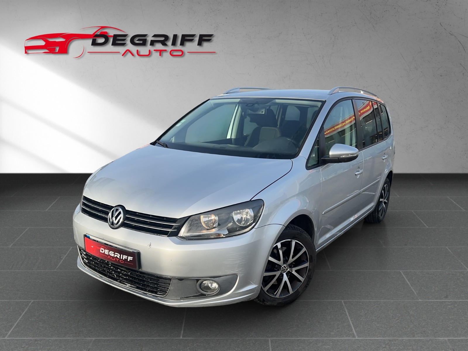 VOLKSWAGEN TOURAN 1.6 TDI 105 FAP Confortline